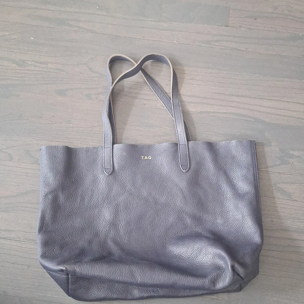 Cuyana Navy Large Leather Tote